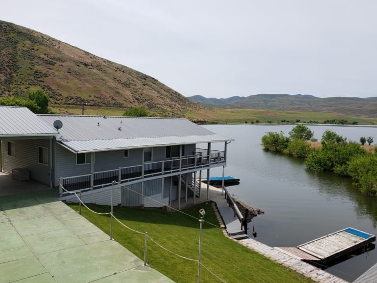 Brownlee Reservoir 2 Cabins Real Estate Auction Idaho/Oregon